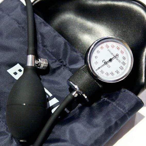 Basic Two - Hand Aneroid Sphygmomanometer Latex Free - Paramedic Shop