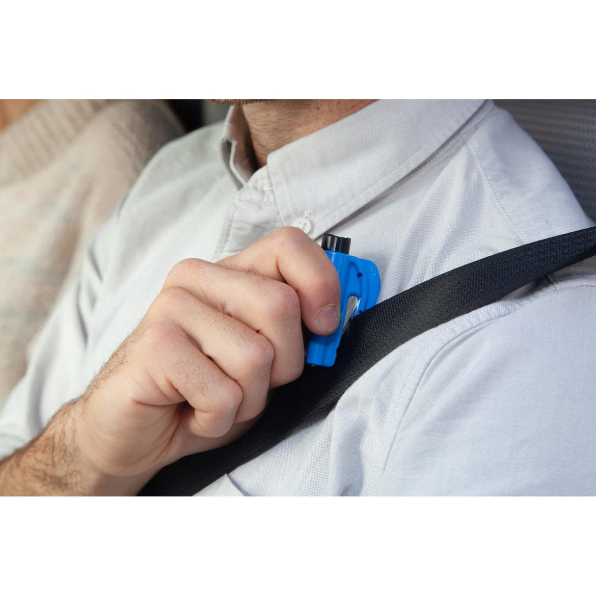 RESQME Car Escape Tool - Glass Breaker & Seat Belt Cutter - Paramedic Shop